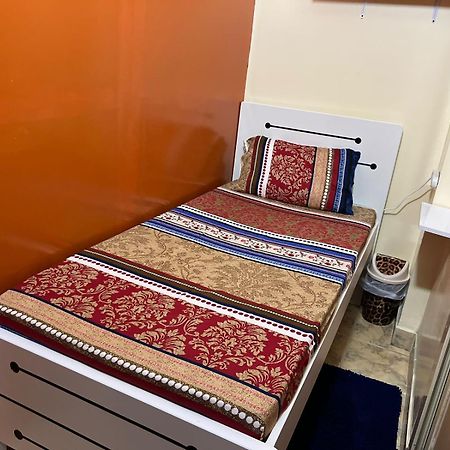 Moon Backpackers , Al Rigga , Partition For Couples And For Singles Leilighet Dubai Eksteriør bilde