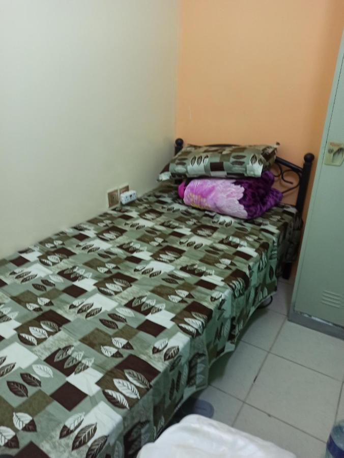 Moon Backpackers , Al Rigga , Partition For Couples And For Singles Leilighet Dubai Eksteriør bilde