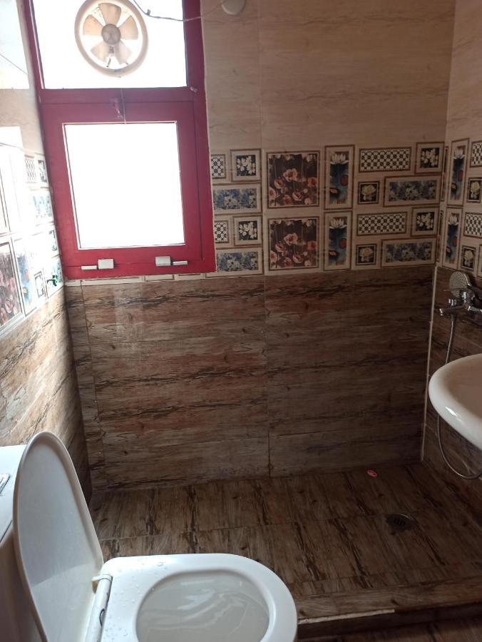 Moon Backpackers , Al Rigga , Partition For Couples And For Singles Leilighet Dubai Eksteriør bilde