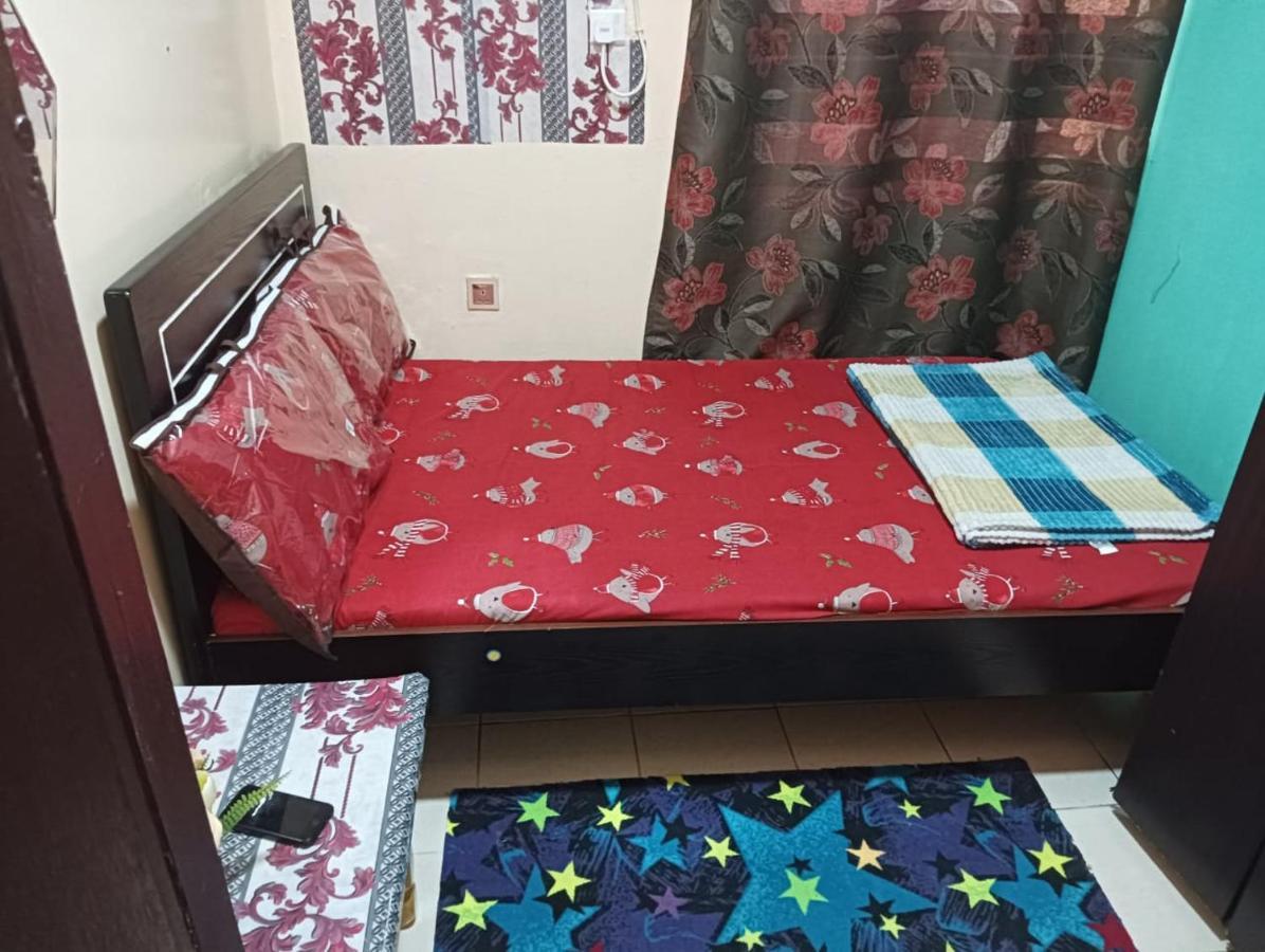 Moon Backpackers , Al Rigga , Partition For Couples And For Singles Leilighet Dubai Eksteriør bilde