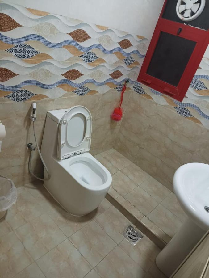 Moon Backpackers , Al Rigga , Partition For Couples And For Singles Leilighet Dubai Eksteriør bilde