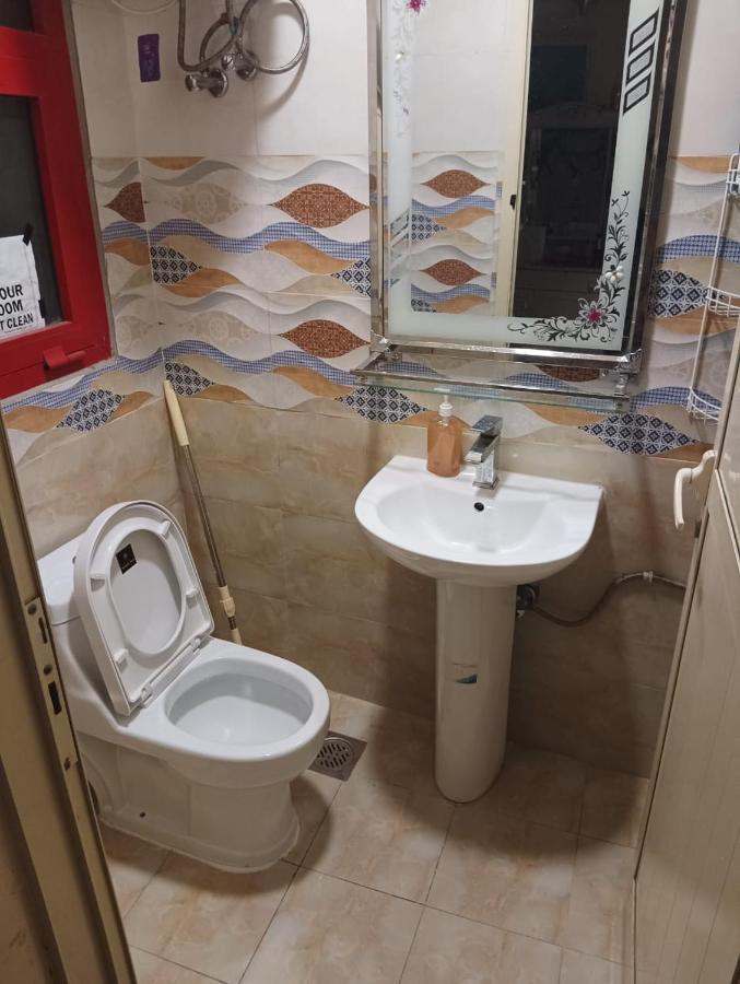 Moon Backpackers , Al Rigga , Partition For Couples And For Singles Leilighet Dubai Eksteriør bilde