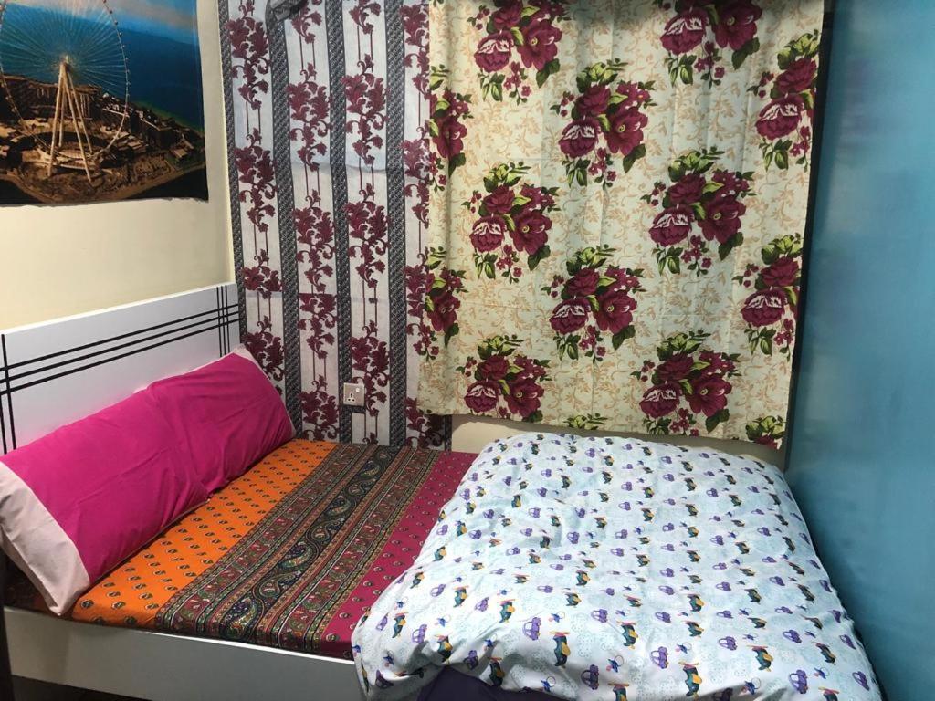 Moon Backpackers , Al Rigga , Partition For Couples And For Singles Leilighet Dubai Eksteriør bilde