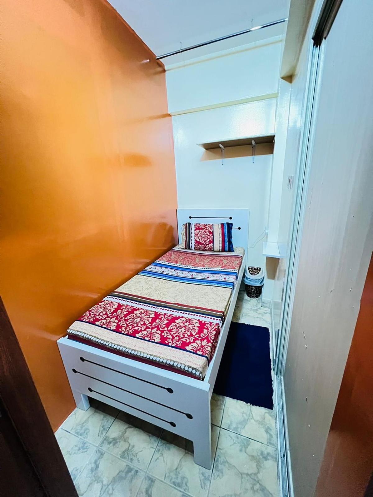 Moon Backpackers , Al Rigga , Partition For Couples And For Singles Leilighet Dubai Eksteriør bilde