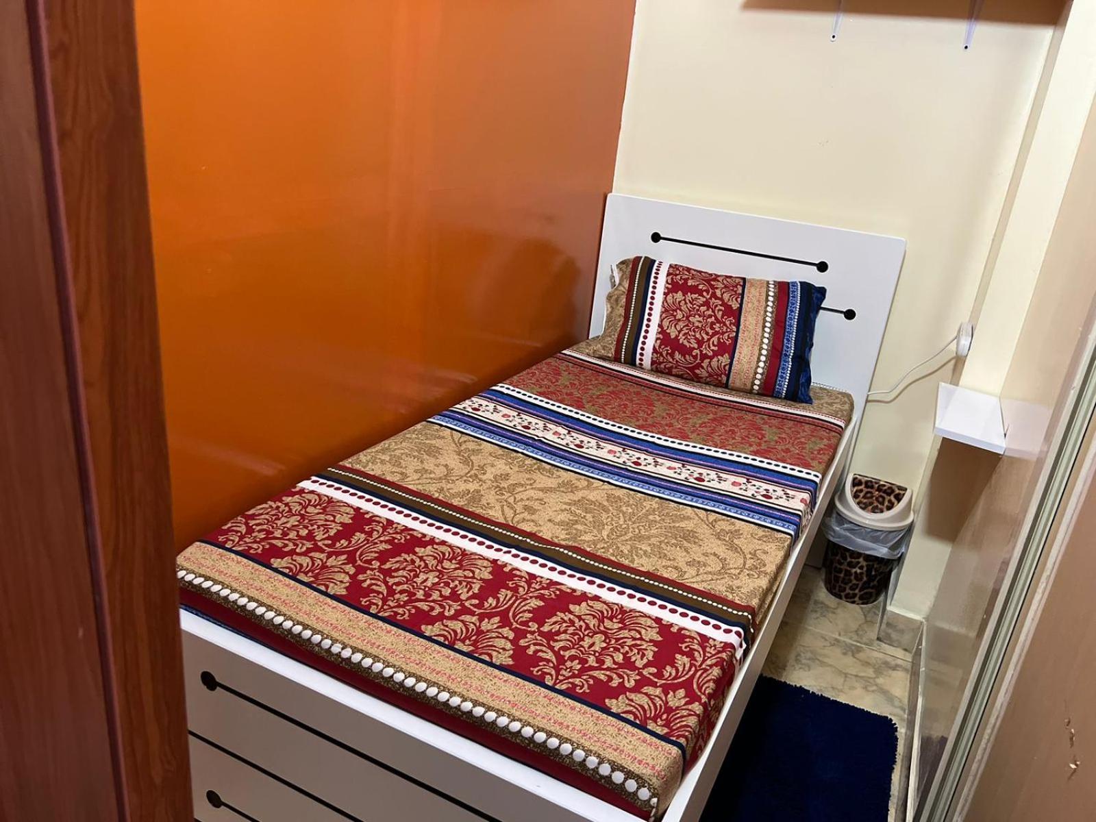 Moon Backpackers , Al Rigga , Partition For Couples And For Singles Leilighet Dubai Eksteriør bilde